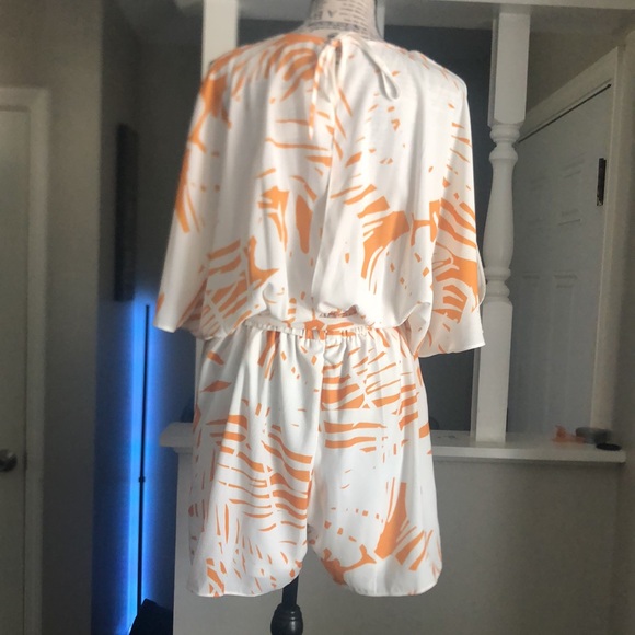 NWT Bishop + Young Jet Set Romper Size Large Riviera Print - Picture 6 of 14